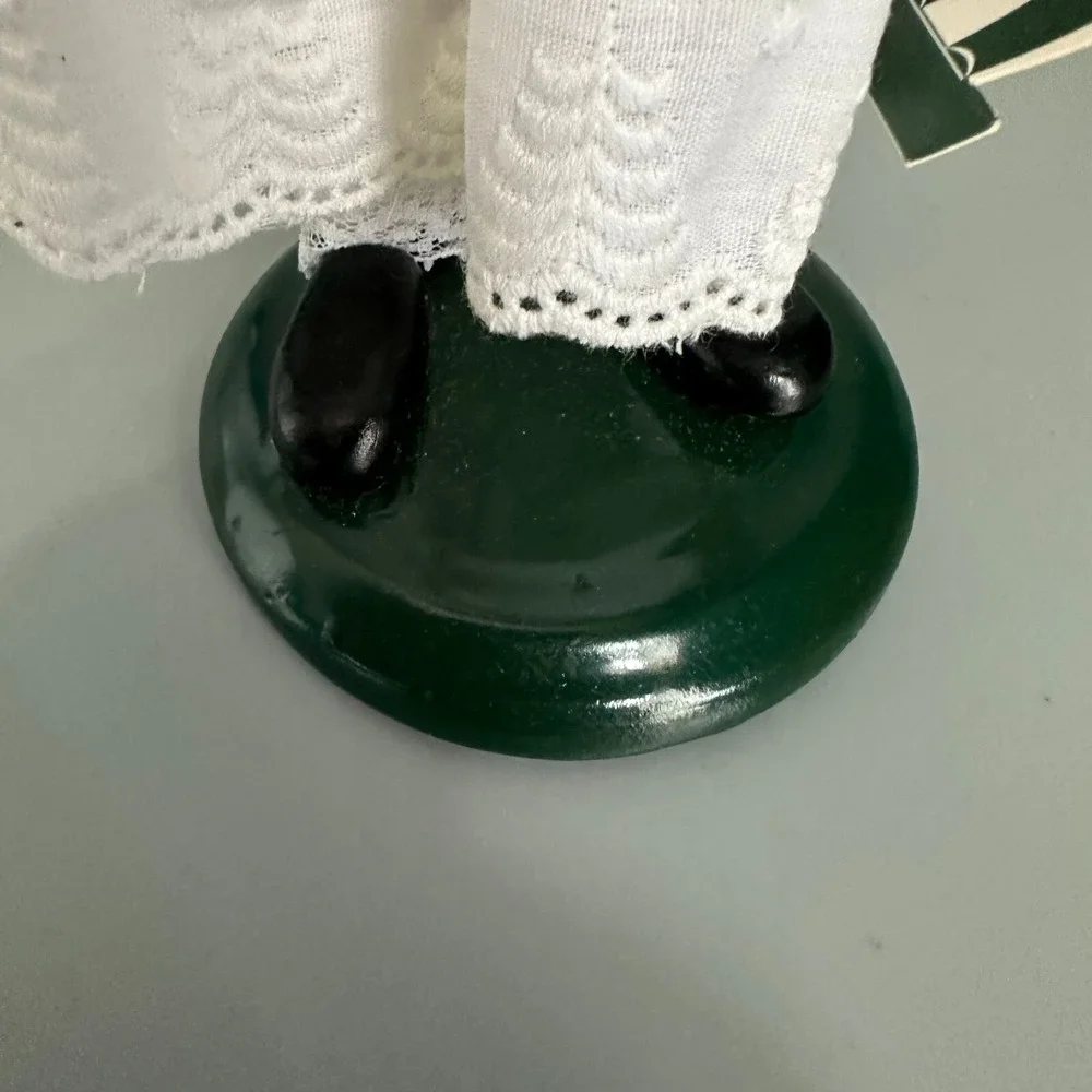 Byers Choice Marie Nutcracker Series First Edition 1993 Caroler‎ Figurine White